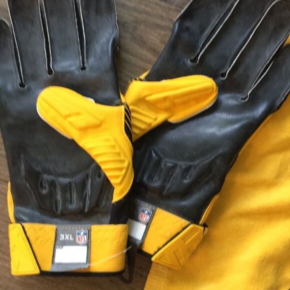 Pittsburgh Steelers Terrible Towel and NFL Football Receiver Stickey Gloves - Picture 4 of 4